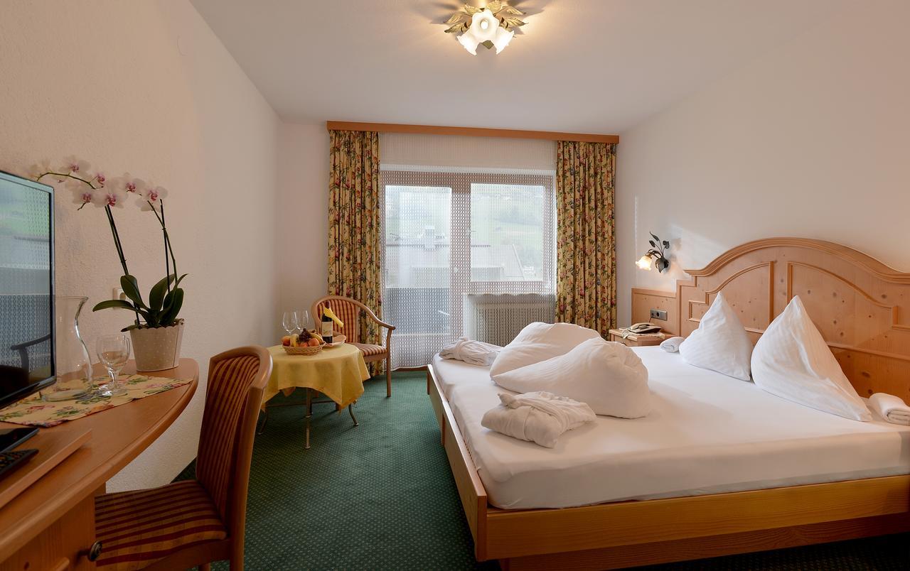Schwarzer Adler Hotel 3*